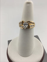 14KY Elegant Diamond Ring CON126