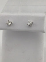 14KW Diamond Studs E276