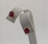 14KY Garnet Studs E290
