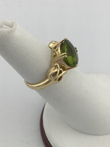 10KY Peridot With Fancy Shank Ring R339