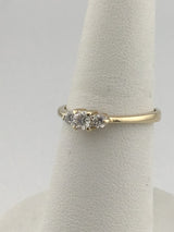 14KY 3 Stone Diamond Ring R430