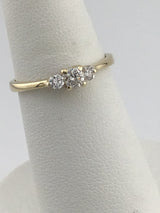 14KY 3 Stone Diamond Ring R430